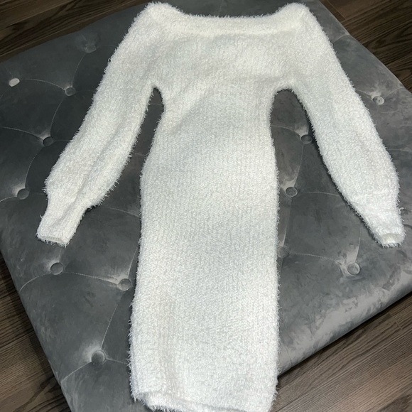 Off shoulder dress - Picture 3 of 3